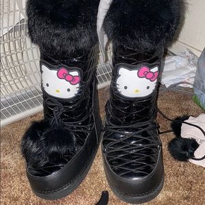 VICTORIA COUTURE SANRIO HELLO KITTY MOON BOOTS